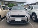 ＭＩＮＩ クーパーＤ　クラシック・トリム　純正ＨＤＤナビゲーション　パックカメラ　禁煙車　ワンオーナー　整備記録簿　衝突被害軽減ブレーキ搭載　パークセンサー付バックカメラ　ドライビングモード　１６インチホイール　ドライブレコーダー（2枚目）