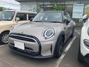 ＭＩＮＩ クーパーＤ　クラシック・トリム　純正ＨＤＤナビゲーション　パックカメラ　禁煙車　ワンオーナー　整備記録簿　衝突被害軽減ブレーキ搭載　パークセンサー付バックカメラ　ドライビングモード　１６インチホイール　ドライブレコーダー（4枚目）