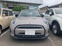 ＭＩＮＩ クーパーＤ　クラシック・トリム　純正ＨＤＤナビゲーション　パックカメラ　禁煙車　ワンオーナー　整備記録簿　衝突被害軽減ブレーキ搭載　パークセンサー付バックカメラ　ドライビングモード　１６インチホイール　ドライブレコーダー（5枚目）