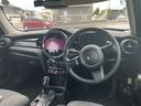 クーパーＤ　クラシック・トリム　純正ＨＤＤナビゲーション　パックカメラ　禁煙車　ワンオーナー　整備記録簿　衝突被害軽減ブレーキ搭載　パークセンサー付バックカメラ　ドライビングモード　１６インチホイール　ドライブレコーダー（15枚目）