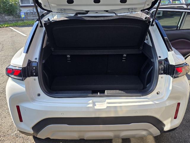 フロンクス ベースグレード　全周囲カメラ　クリアランスソナー　オートクルーズコントロール　衝突被害軽減システム　ナビ　オートライト　ＬＥＤヘッドランプ　アルミホイール　スマートキー　アイドリングストップ　電動格納ミラー（17枚目）