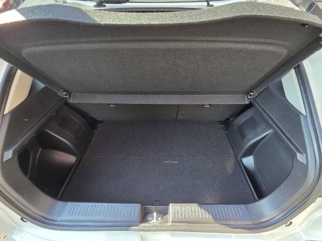 フロンクス ベースグレード　全周囲カメラ　クリアランスソナー　オートクルーズコントロール　衝突被害軽減システム　ナビ　オートライト　ＬＥＤヘッドランプ　アルミホイール　スマートキー　アイドリングストップ　電動格納ミラー（18枚目）