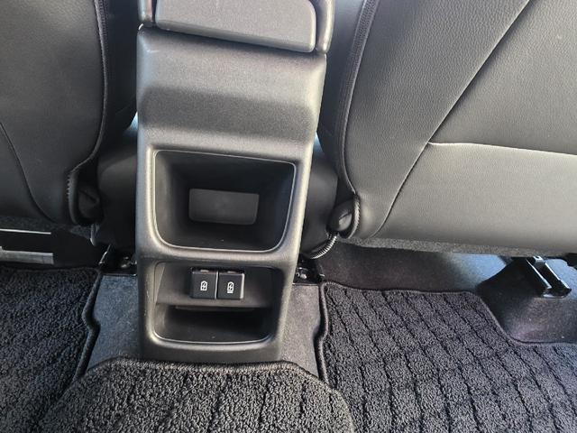 フロンクス ベースグレード　全周囲カメラ　クリアランスソナー　オートクルーズコントロール　衝突被害軽減システム　ナビ　オートライト　ＬＥＤヘッドランプ　アルミホイール　スマートキー　アイドリングストップ　電動格納ミラー（39枚目）