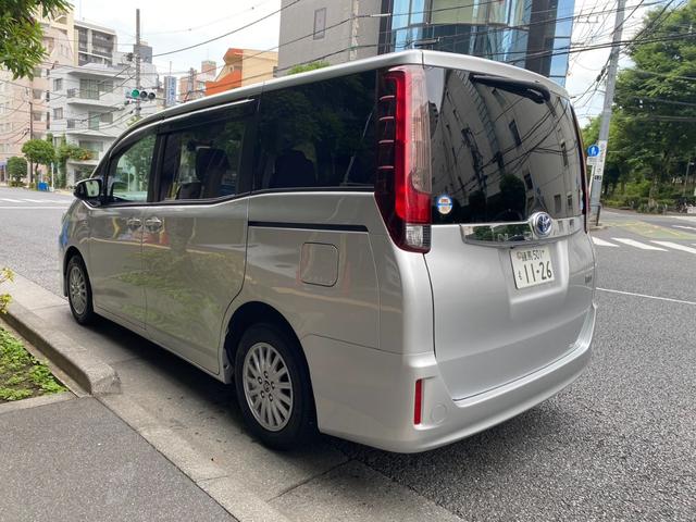 ノア ハイブリッドＧ　ハイブリッドＧ　衝突被害軽減システム　メモリーナビ　バックカメラ　ＥＴＣ　ドラレコ　ＣＤ　ミュージックプレイヤー接続可　ＤＶＤ再生　オートクルーズコントロール　ＬＥＤヘッドランプ　電動スライドドア（4枚目）