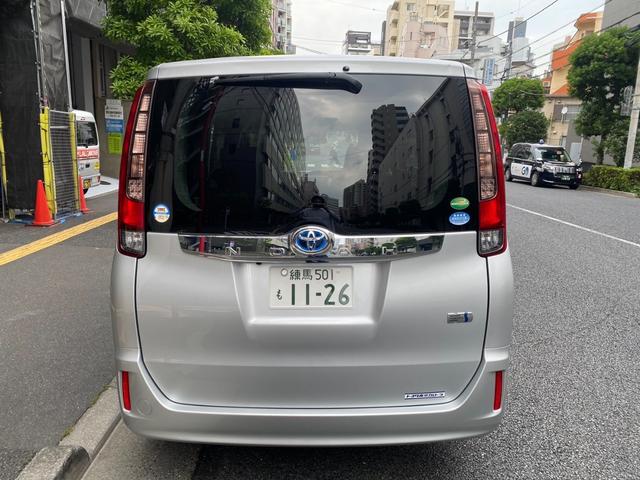 ノア ハイブリッドＧ　ハイブリッドＧ　衝突被害軽減システム　メモリーナビ　バックカメラ　ＥＴＣ　ドラレコ　ＣＤ　ミュージックプレイヤー接続可　ＤＶＤ再生　オートクルーズコントロール　ＬＥＤヘッドランプ　電動スライドドア（5枚目）