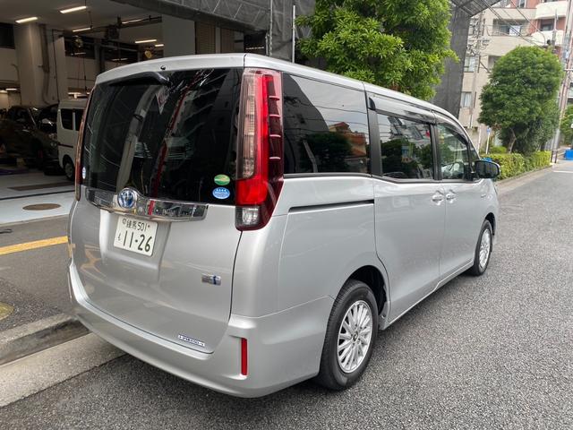 ノア ハイブリッドＧ　ハイブリッドＧ　衝突被害軽減システム　メモリーナビ　バックカメラ　ＥＴＣ　ドラレコ　ＣＤ　ミュージックプレイヤー接続可　ＤＶＤ再生　オートクルーズコントロール　ＬＥＤヘッドランプ　電動スライドドア（6枚目）