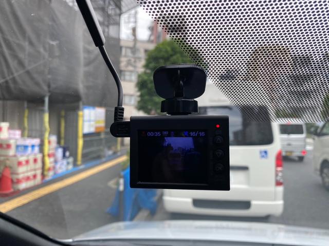 ノア ハイブリッドＧ　ハイブリッドＧ　衝突被害軽減システム　メモリーナビ　バックカメラ　ＥＴＣ　ドラレコ　ＣＤ　ミュージックプレイヤー接続可　ＤＶＤ再生　オートクルーズコントロール　ＬＥＤヘッドランプ　電動スライドドア（20枚目）