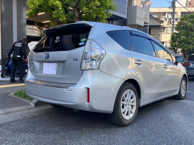 プリウスアルファ Ｓ　純正ナビ　地デジＴＶ　Ｂｌｕｅｔｏｏｔｈ　バックカメラ　スマートキー　プッシュスタート　ＡＵＴＯエアコン　ＡＵＴＯライト　ＨＩＤヘッドライト　ステアリングスイッチ　ＥＴＣ　電動格納ミラー（4枚目）