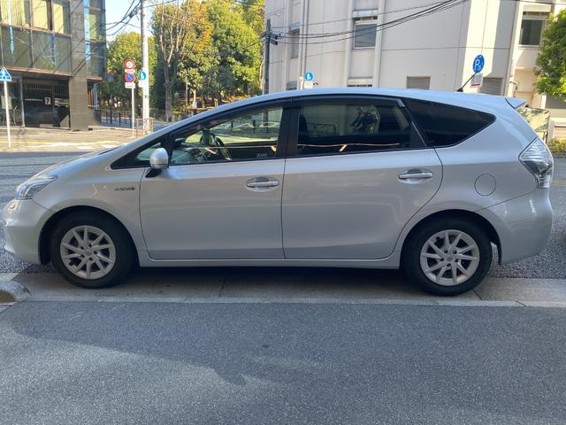 プリウスアルファ Ｓ　純正ナビ　地デジＴＶ　Ｂｌｕｅｔｏｏｔｈ　バックカメラ　スマートキー　プッシュスタート　ＡＵＴＯエアコン　ＡＵＴＯライト　ＨＩＤヘッドライト　ステアリングスイッチ　ＥＴＣ　電動格納ミラー（7枚目）