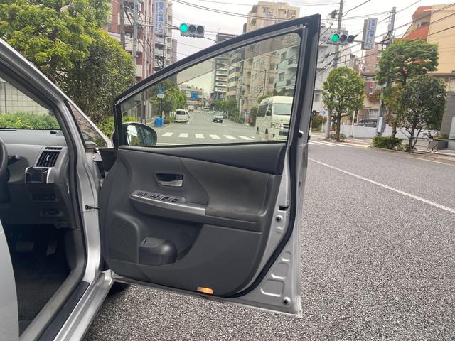 プリウスアルファ Ｓ　純正ナビ　地デジＴＶ　Ｂｌｕｅｔｏｏｔｈ　バックカメラ　スマートキー　プッシュスタート　ＡＵＴＯエアコン　ＡＵＴＯライト　ＨＩＤヘッドライト　ステアリングスイッチ　ＥＴＣ　電動格納ミラー（8枚目）