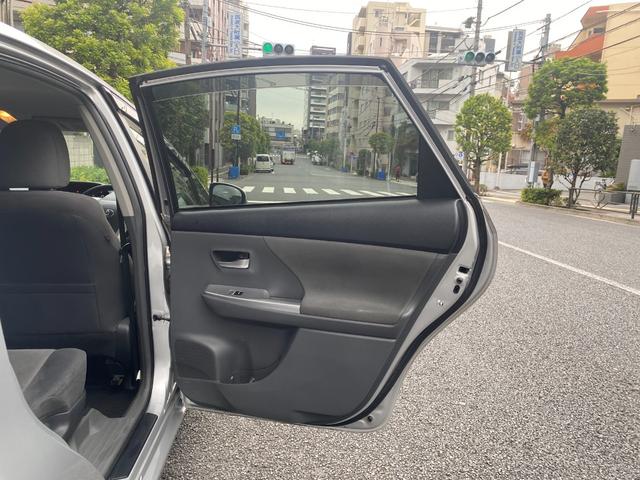 プリウスアルファ Ｓ　純正ナビ　地デジＴＶ　Ｂｌｕｅｔｏｏｔｈ　バックカメラ　スマートキー　プッシュスタート　ＡＵＴＯエアコン　ＡＵＴＯライト　ＨＩＤヘッドライト　ステアリングスイッチ　ＥＴＣ　電動格納ミラー（10枚目）