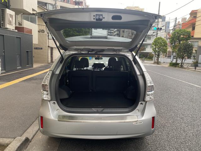 プリウスアルファ Ｓ　純正ナビ　地デジＴＶ　Ｂｌｕｅｔｏｏｔｈ　バックカメラ　スマートキー　プッシュスタート　ＡＵＴＯエアコン　ＡＵＴＯライト　ＨＩＤヘッドライト　ステアリングスイッチ　ＥＴＣ　電動格納ミラー（12枚目）