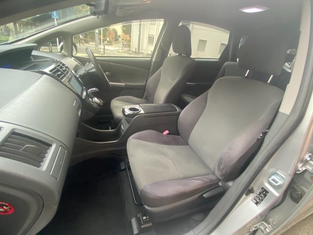 プリウスアルファ Ｓ　純正ナビ　地デジＴＶ　Ｂｌｕｅｔｏｏｔｈ　バックカメラ　スマートキー　プッシュスタート　ＡＵＴＯエアコン　ＡＵＴＯライト　ＨＩＤヘッドライト　ステアリングスイッチ　ＥＴＣ　電動格納ミラー（14枚目）