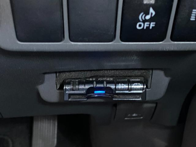 プリウスアルファ Ｓ　純正ナビ　地デジＴＶ　Ｂｌｕｅｔｏｏｔｈ　バックカメラ　スマートキー　プッシュスタート　ＡＵＴＯエアコン　ＡＵＴＯライト　ＨＩＤヘッドライト　ステアリングスイッチ　ＥＴＣ　電動格納ミラー（25枚目）