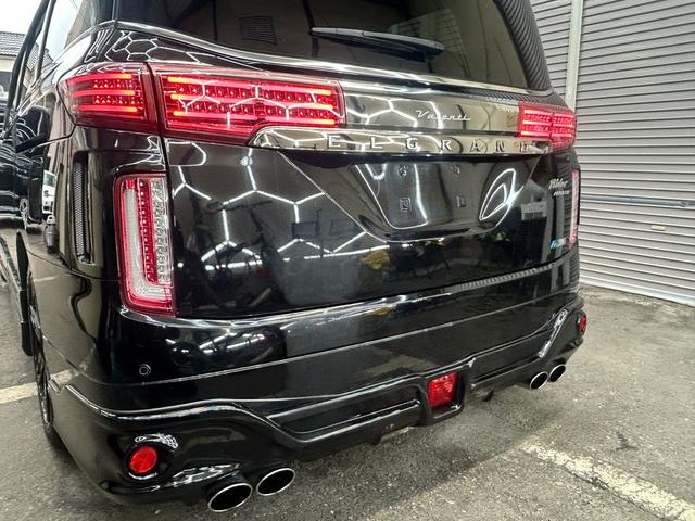 エルグランド ライダー　ブラックライン　黒本革シート　インパルエアロインパルマフラー　Ｗサンルーフ　黒革シート　オーテック　ニスモ１８インチアルミ　ダクトボンネット　フルセグナビＢｌｕｅｔｏｏｔｈバックカメラ　２４カ月点検整備セラミックコーティング施工（20枚目）