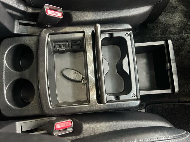 エルグランド ライダー　ブラックライン　黒本革シート　インパルエアロインパルマフラー　Ｗサンルーフ　黒革シート　オーテック　ニスモ１８インチアルミ　ダクトボンネット　フルセグナビＢｌｕｅｔｏｏｔｈバックカメラ　２４カ月点検整備セラミックコーティング施工（44枚目）