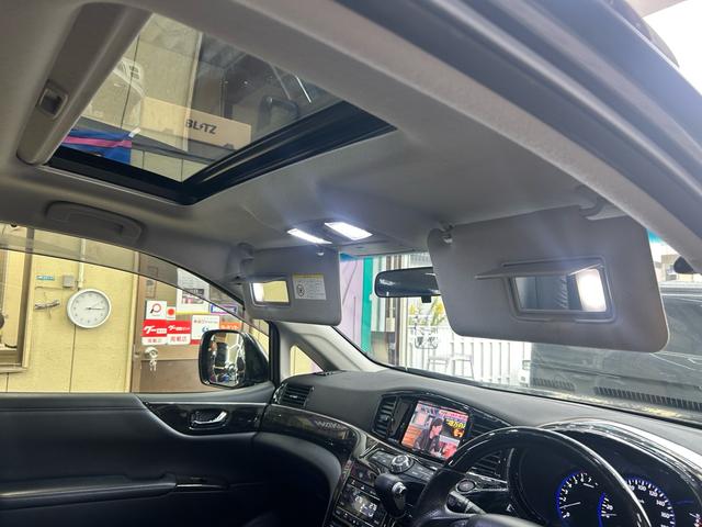 エルグランド ライダー　ブラックライン　黒本革シート　インパルエアロインパルマフラー　Ｗサンルーフ　黒革シート　オーテック　ニスモ１８インチアルミ　ダクトボンネット　フルセグナビＢｌｕｅｔｏｏｔｈバックカメラ　２４カ月点検整備セラミックコーティング施工（47枚目）