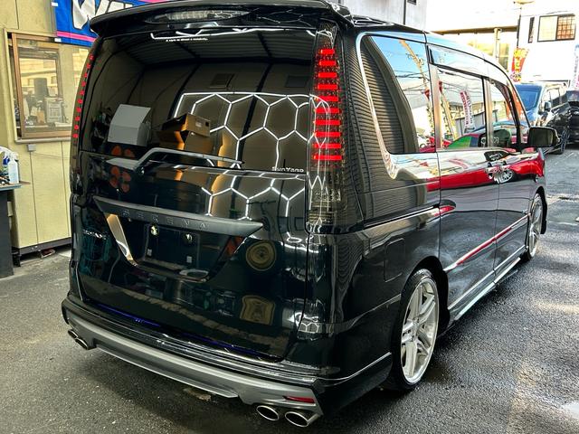 セレナ ハイウェイスター　Ｖセレクション＋セーフティ　ＳＨＶ　ロジャムエアロロジャム４本出しマフラー　フルセグナビＢｌｕｅｔｏｏｔｈバックカメラフリップダウンモニター　両側電動スライドドア　グノーシス１９インチアルミ　セラミックコーティング施工　スマートキー（15枚目）