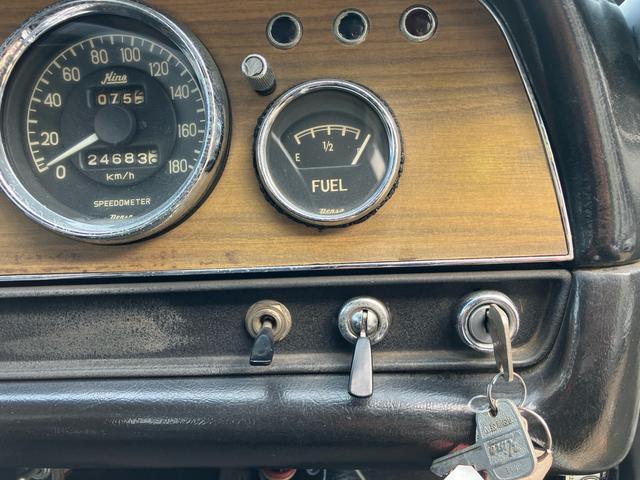 コンテッサ 1300 クーペ 社外アルミ 走行24683Km 8トラ 社外ラジオ 車検整備付 4速ミッション ホワイト PD300(14枚目)