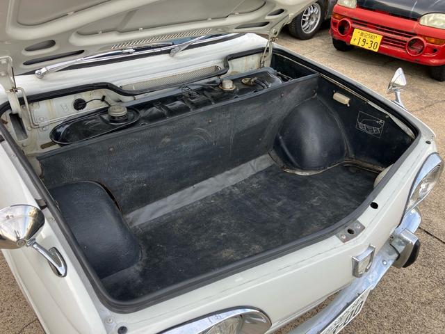 コンテッサ 1300 クーペ 社外アルミ 走行24683Km 8トラ 社外ラジオ 車検整備付 4速ミッション ホワイト PD300(28枚目)