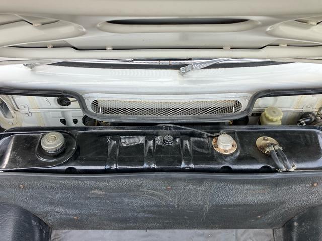 コンテッサ 1300 クーペ 社外アルミ 走行24683Km 8トラ 社外ラジオ 車検整備付 4速ミッション ホワイト PD300(29枚目)