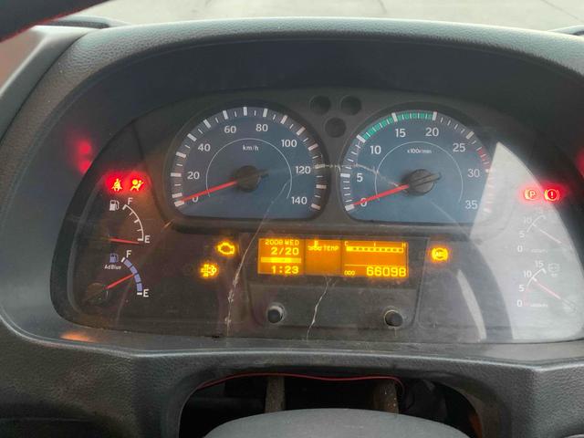 コンドル ベースグレード　トラック　ＭＴ　後輪ダブル　ＡＢＳ　エアコン（7枚目）