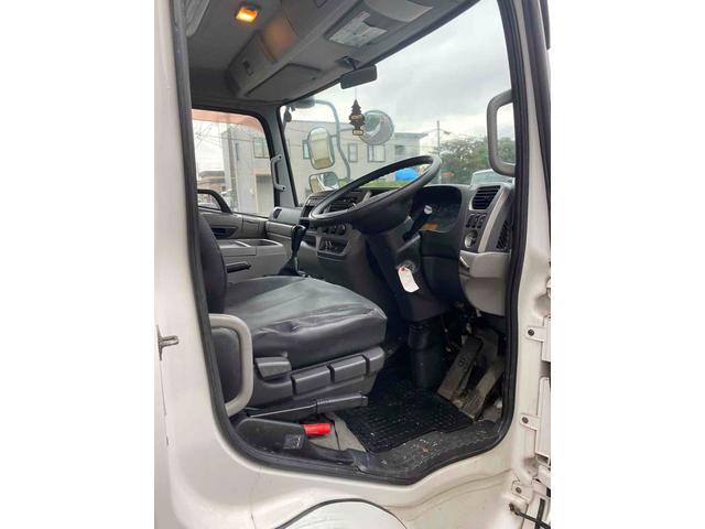 コンドル ベースグレード　トラック　ＭＴ　後輪ダブル　ＡＢＳ　エアコン（12枚目）