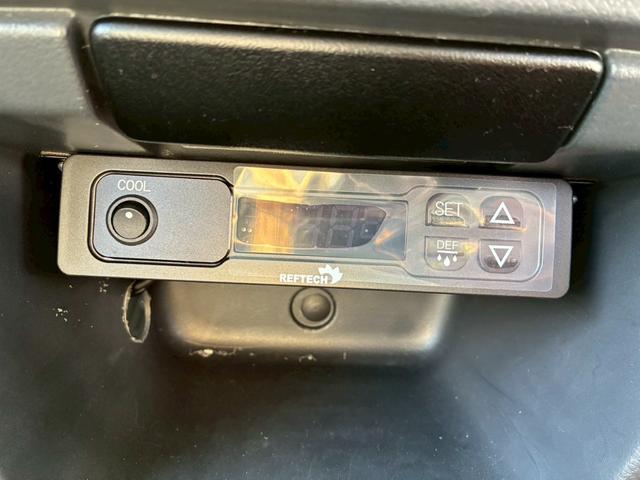 キャリイトラック ＫＣスペシャル　スズキ　冷凍車　冷蔵車　軽冷凍冷蔵車　架装済み　－２５℃対応　レフテック製冷凍機　Ｃ＆Ｈ社製コンテナ　２コンプレッサー　２ＷＤ　ＭＴ　観音開き　ＥＴＣ付き（37枚目）