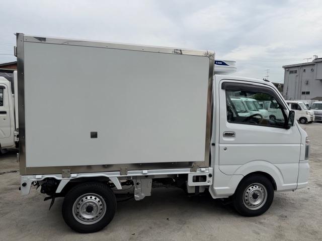 キャリイトラック KCスペシャル 冷凍冷蔵車 特別使用車 自社開発コンテナ 2コンプレッサー マグネットロック 観音開き 軽トラック MT アルミホイール エアコン パワーウィンドウ 運転席エアバッグ 助手席エアバッグ 4WD MT(4枚目)