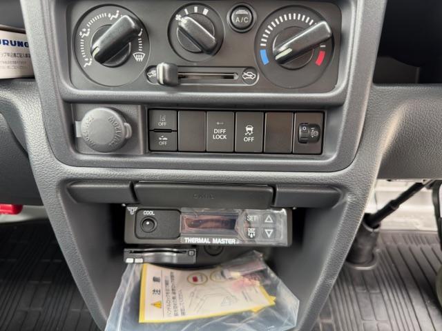 キャリイトラック KCスペシャル 冷凍冷蔵車 特別使用車 自社開発コンテナ 2コンプレッサー マグネットロック 観音開き 軽トラック MT アルミホイール エアコン パワーウィンドウ 運転席エアバッグ 助手席エアバッグ 4WD MT(7枚目)