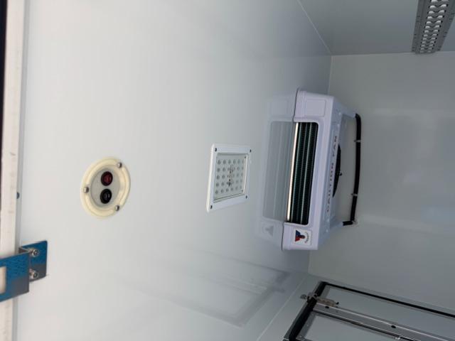 キャリイトラック KCスペシャル 冷凍冷蔵車 特別使用車 自社開発コンテナ 2コンプレッサー マグネットロック 観音開き 軽トラック MT アルミホイール エアコン パワーウィンドウ 運転席エアバッグ 助手席エアバッグ 4WD MT(13枚目)