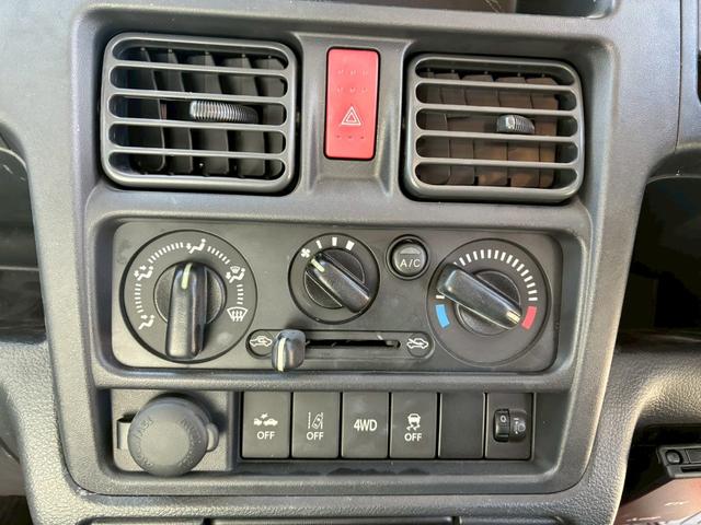 ＮＴ１００クリッパートラック 　ニッサン　冷凍車　冷蔵車　軽冷凍冷蔵車　架装済み　－２５℃対応　サーマルマスター冷凍機　Ｃ＆Ｈ社製コンテナ　４ＷＤ　ＡＴ　観音開き　軽トラック　自社開発コンテナ　シルバー塗替え（15枚目）