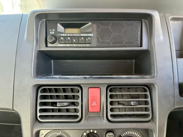 ＮＴ１００クリッパートラック 　ニッサン　冷凍車　冷蔵車　軽冷凍冷蔵車　架装済み　－２５℃対応　サーマルマスター冷凍機　Ｃ＆Ｈ社製コンテナ　４ＷＤ　ＡＴ　観音開き　軽トラック　自社開発コンテナ　シルバー塗替え（16枚目）