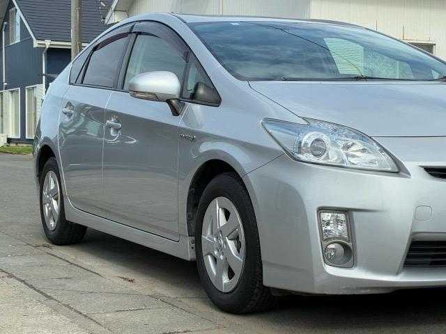 プリウス S フルセグ地デジ Bモニタ- ETC装備 アイドリングストップ搭載 格納ミラー AUTOライト AUTOエアコン サイドエアバッグ パワーステアリング パワーウィンドウ 横スベリ防止 エアB ナビTV(14枚目)