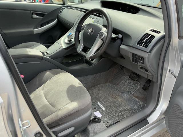 プリウス S フルセグ地デジ Bモニタ- ETC装備 アイドリングストップ搭載 格納ミラー AUTOライト AUTOエアコン サイドエアバッグ パワーステアリング パワーウィンドウ 横スベリ防止 エアB ナビTV(30枚目)