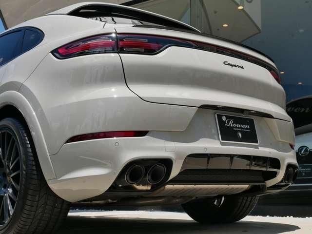 カイエンクーペ プラチナ　エディション　ティプトロニックＳ　リアセンターシー　ターボ　２２インチＡＷ　純正エアサス　ＢＯＳＥ　スポーツテールパイプ　全周囲カメラ　クレストエンボスヘッドレスト　禁煙（31枚目）