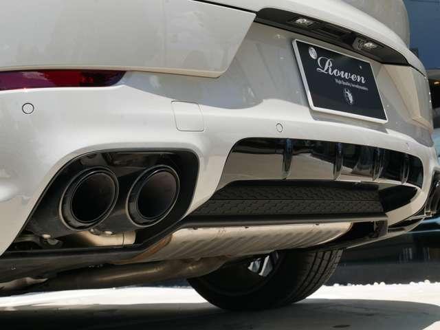 カイエンクーペ プラチナ　エディション　ティプトロニックＳ　リアセンターシー　ターボ　２２インチＡＷ　純正エアサス　ＢＯＳＥ　スポーツテールパイプ　全周囲カメラ　クレストエンボスヘッドレスト　禁煙（32枚目）