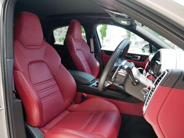 カイエンクーペ プラチナ　エディション　ティプトロニックＳ　リアセンターシー　ターボ　２２インチＡＷ　純正エアサス　ＢＯＳＥ　スポーツテールパイプ　全周囲カメラ　クレストエンボスヘッドレスト　禁煙（41枚目）