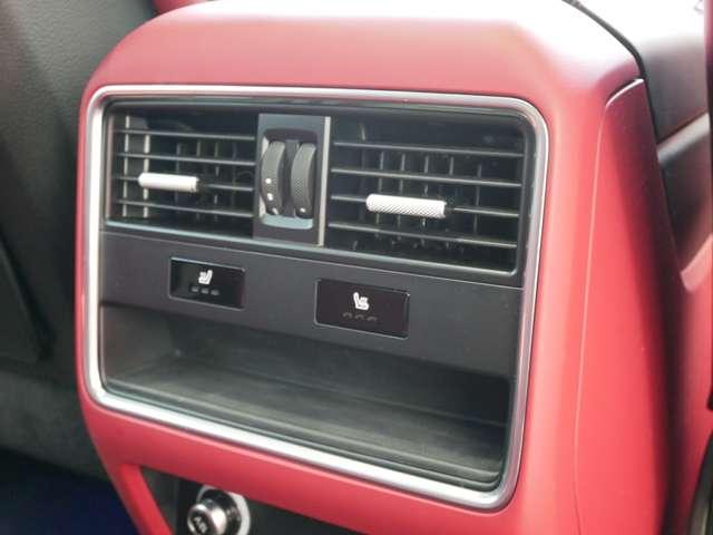 カイエンクーペ プラチナ　エディション　ティプトロニックＳ　リアセンターシー　ターボ　２２インチＡＷ　純正エアサス　ＢＯＳＥ　スポーツテールパイプ　全周囲カメラ　クレストエンボスヘッドレスト　禁煙（48枚目）