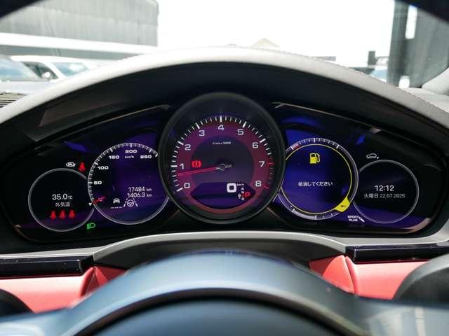 カイエンクーペ プラチナ　エディション　ティプトロニックＳ　リアセンターシー　ターボ　２２インチＡＷ　純正エアサス　ＢＯＳＥ　スポーツテールパイプ　全周囲カメラ　クレストエンボスヘッドレスト　禁煙（55枚目）