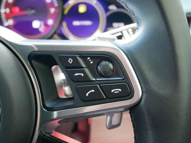 カイエンクーペ プラチナ　エディション　ティプトロニックＳ　リアセンターシー　ターボ　２２インチＡＷ　純正エアサス　ＢＯＳＥ　スポーツテールパイプ　全周囲カメラ　クレストエンボスヘッドレスト　禁煙（62枚目）