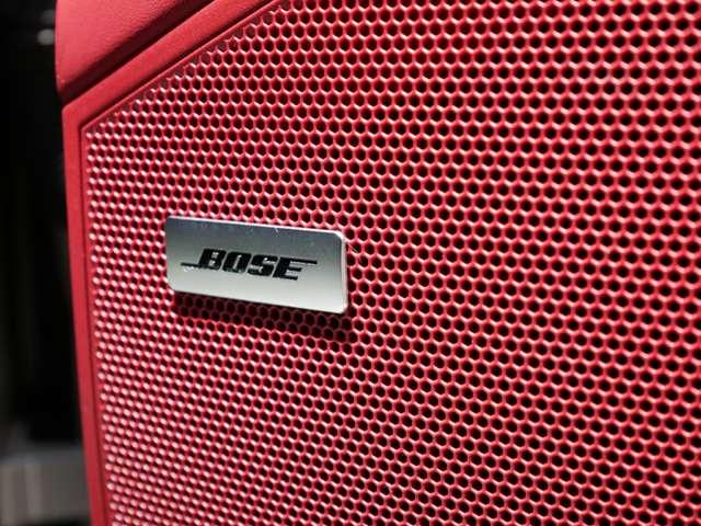 カイエンクーペ プラチナ　エディション　ティプトロニックＳ　リアセンターシー　ターボ　２２インチＡＷ　純正エアサス　ＢＯＳＥ　スポーツテールパイプ　全周囲カメラ　クレストエンボスヘッドレスト　禁煙（69枚目）