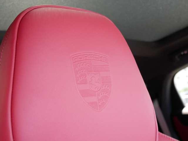 カイエンクーペ プラチナ　エディション　ティプトロニックＳ　リアセンターシー　ターボ　２２インチＡＷ　純正エアサス　ＢＯＳＥ　スポーツテールパイプ　全周囲カメラ　クレストエンボスヘッドレスト　禁煙（74枚目）