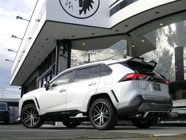 ＲＡＶ４ 　Ｒｏｗｅｎエアロ　Ｒｏｗｅｎ２０　ＡＷ　禁煙　パノラマルーフ　ＴＲＤオーバーフェンダー　社外リアウイング　寒冷地仕様　純正９型ＳＤナビ　ドラレコ　ＬＥＤルームランプ　シートヒーター追加カスタムオーダー（2枚目）