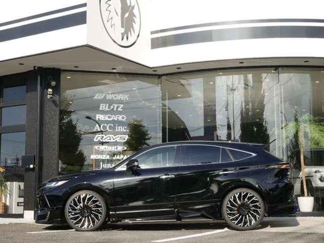 ハリアー Ｚ　ＪＢＬ　Ｐｒｅｍｉｕｍ　Ｓｏｕｎｄ　Ｄインナーミラー　新品Ｒｏｗｅｎフルエアロ　新品Ｒｏｗｅｎ新作２１ＡＷ　新品ＢＬＩＴＺ車高調　新品４本出しマフラー　新品ＰＨＥＶグリル　ＰＨＥＶリアバンパー　ヴァレ（3枚目）