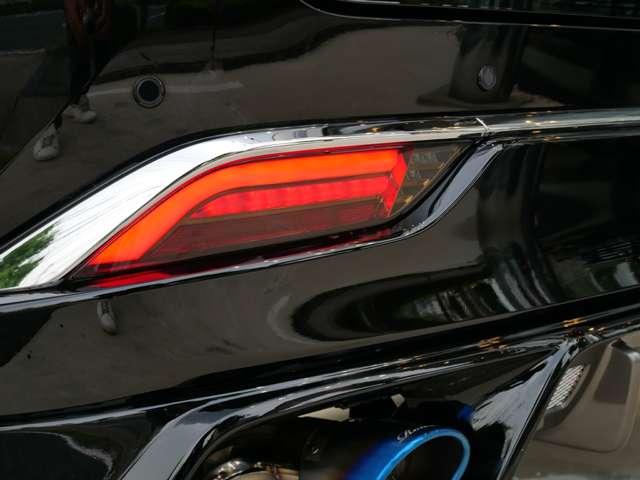 ハリアー Ｚ　ＪＢＬ　Ｐｒｅｍｉｕｍ　Ｓｏｕｎｄ　Ｄインナーミラー　新品Ｒｏｗｅｎフルエアロ　新品Ｒｏｗｅｎ新作２１ＡＷ　新品ＢＬＩＴＺ車高調　新品４本出しマフラー　新品ＰＨＥＶグリル　ＰＨＥＶリアバンパー　ヴァレ（17枚目）