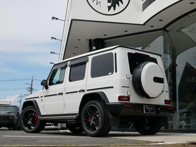 Ｇクラス Ｇ６３　マグノヒーローエディション　左Ｈ１８０台限定車　ＡＭＧナイトパッケージマグノ　ＡＭＧナイトパッケージＩＩ　ＡＭＧ２２インチＡＷ　プラチナホワイトインテリア　チェリーウッドフロア　正規ディーラー車　禁煙　純正ラゲージマット　保証書（2枚目）