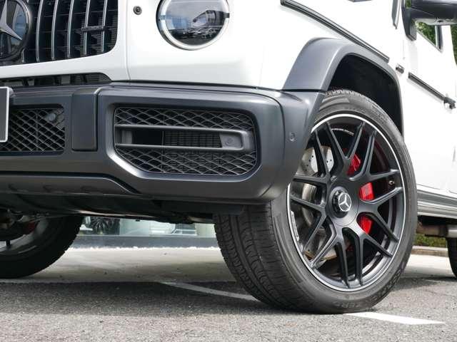 Ｇクラス Ｇ６３　マグノヒーローエディション　左Ｈ１８０台限定車　ＡＭＧナイトパッケージマグノ　ＡＭＧナイトパッケージＩＩ　ＡＭＧ２２インチＡＷ　プラチナホワイトインテリア　チェリーウッドフロア　正規ディーラー車　禁煙　純正ラゲージマット　保証書（12枚目）