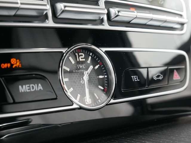 Ｇクラス Ｇ６３　マグノヒーローエディション　左Ｈ１８０台限定車　ＡＭＧナイトパッケージマグノ　ＡＭＧナイトパッケージＩＩ　ＡＭＧ２２インチＡＷ　プラチナホワイトインテリア　チェリーウッドフロア　正規ディーラー車　禁煙　純正ラゲージマット　保証書（68枚目）