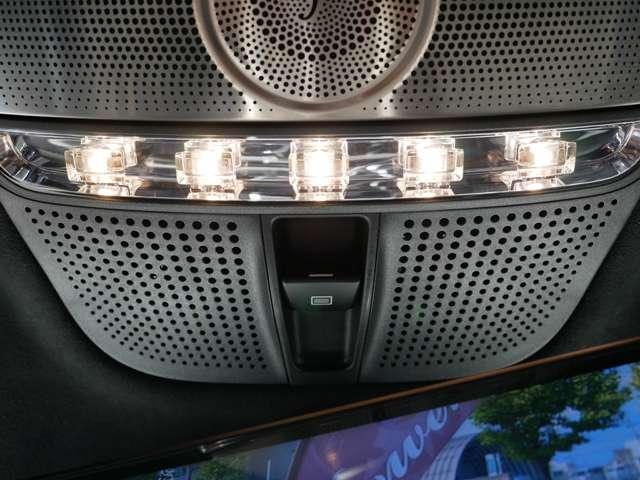 Ｇクラス Ｇ６３　マグノヒーローエディション　１８０台限定車　ＡＭＧナイトパッケージ・マグノ　ナイトパッケージＩＩ　マグノナイトブラックアクセント　カーボンファイバーインテリアトリム　パフォーマンスステアリング　内外装ドライカーボンパーツ装着　Ａ（57枚目）